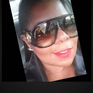 Meet your Posher, Pamela